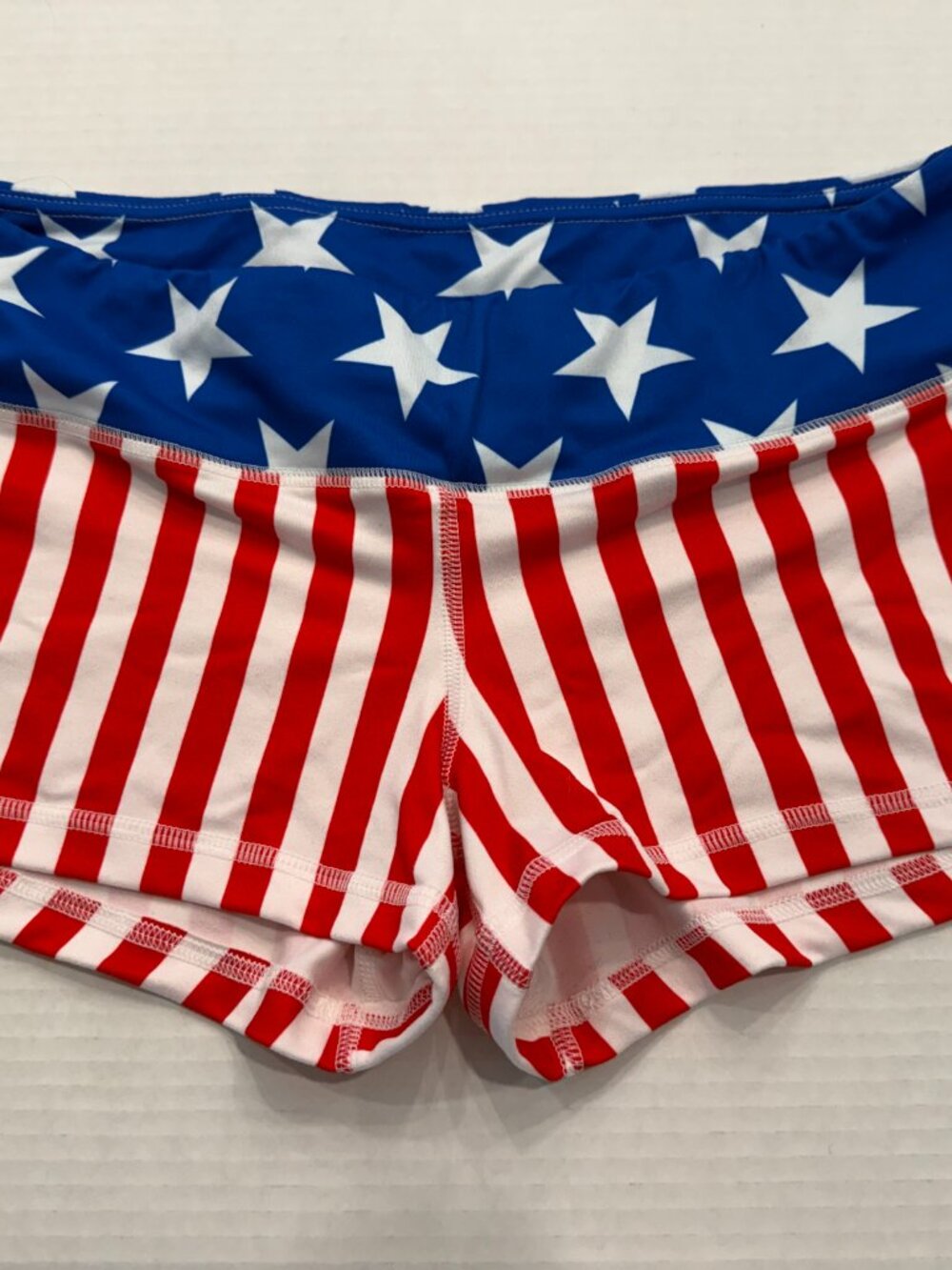 FLEO Original USA Stars & Stripes Athletic Shorts – Large - Picture 2 of 3